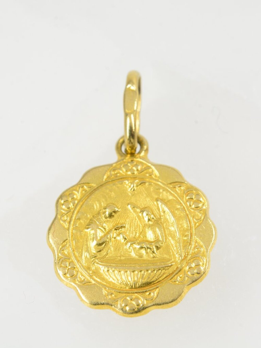 18k Yellow Gold Ricardo Del Battesimo Pendant